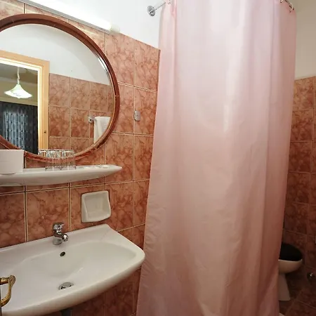 Hotel Pergamos 2*
